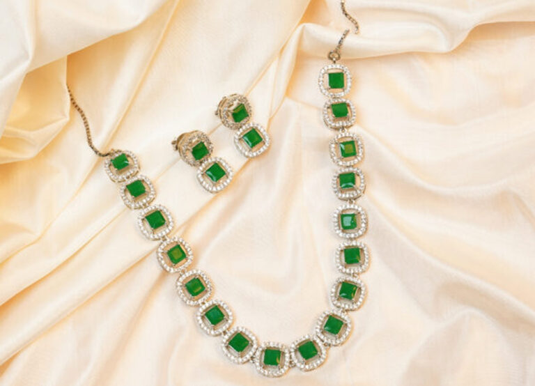 Emerald Symphony jewelry captures the essence of elegance and harmony