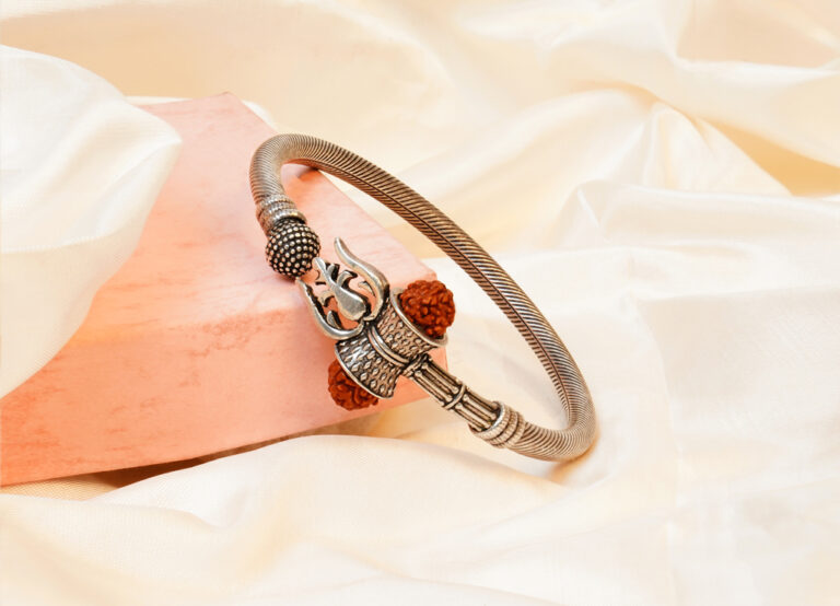 Silver Jewelry Trends to Watch in 2025