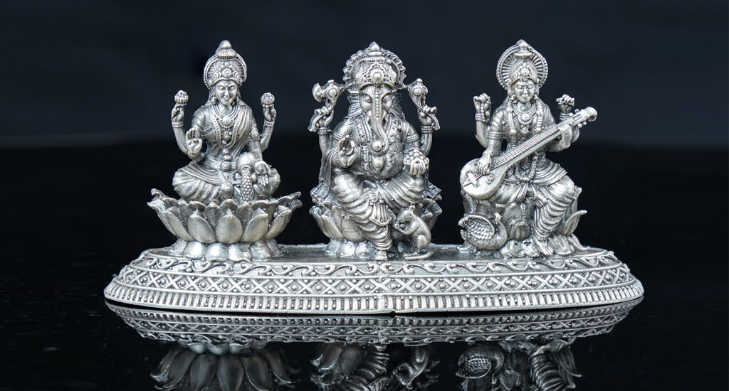The Ultimate Guide to Cleaning & Maintaining Silver Jewelry